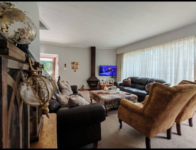 4 BEDROOM HOUSE FOR SALE IN THREE RIVERS EAST